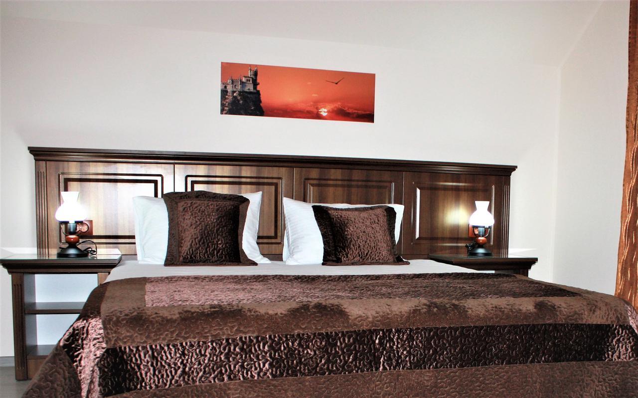 Silva House Hotell Deva Exteriör bild